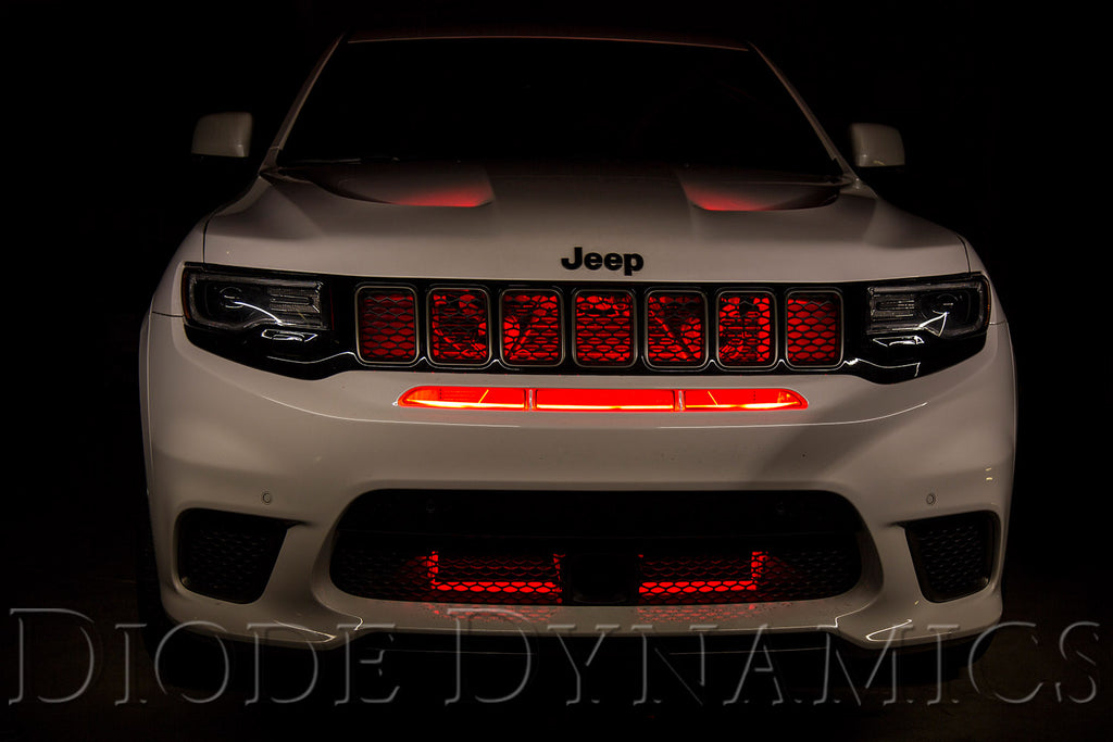 18_jeep_grand_cherokee_trackhawk_grille_kit_red_1.jpg