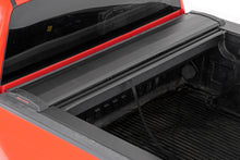 Load image into Gallery viewer, Retractable Bed Cover | 5'9" Bed | Chevy/GMC 1500 (04-18 &amp; Classic)