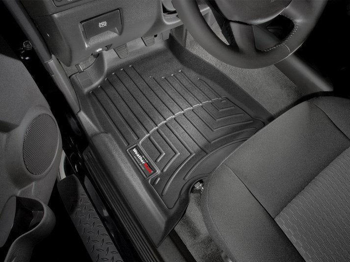 WEATHERTECH 440761 FRT FLORLNR CHV BLK 04-06