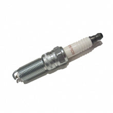 Load image into Gallery viewer, Champion Spark Plug 443 Champion Copper Plus- Boxed - RE16MC