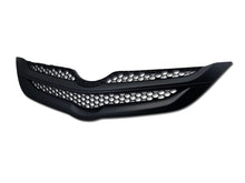 Load image into Gallery viewer, Armordillo USA 7150386 2006-2011 Toyota Yaris 4 Door Sedan Oe Style Front Grille (Black)