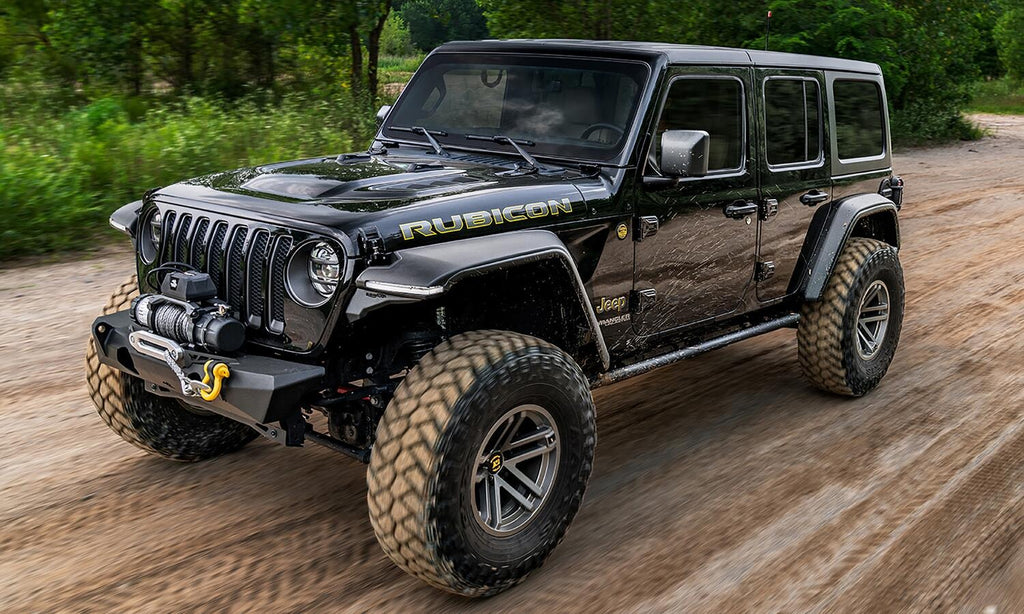 BWRbw_hyperform_flares_4pc_lifestyle_3qtr_11950-07.jpg