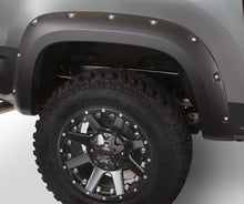 Load image into Gallery viewer, BWRpocketstyle_rep_rear_onvehicle_40102-02.jpg