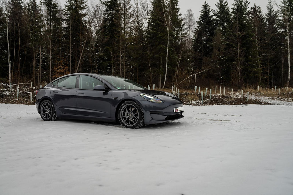 KW_Tesla_Model_3_RWD_001.jpg