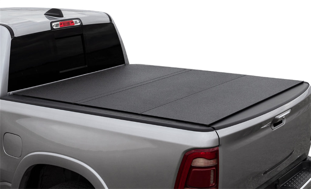 RAM_LOMAX_Carbon-Fiber_Cutout.jpg