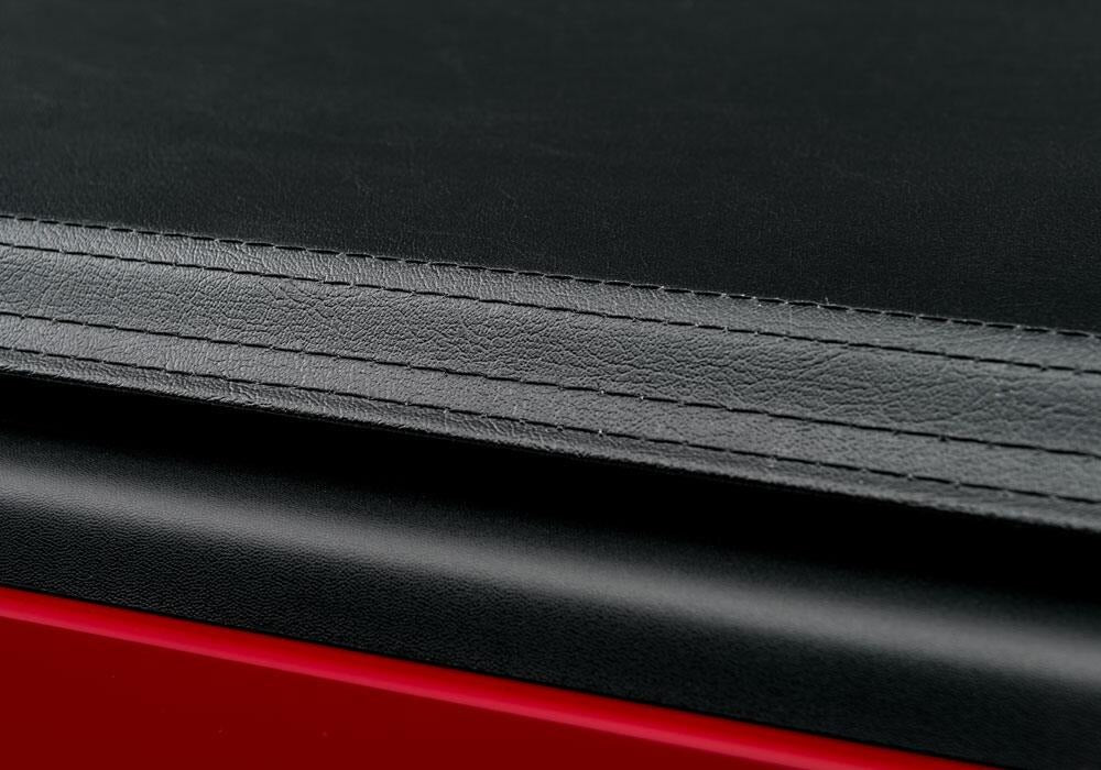 RL_Premium-Vinyl-Folding_19Ram_Detail_RailStitching_1000x700.jpg