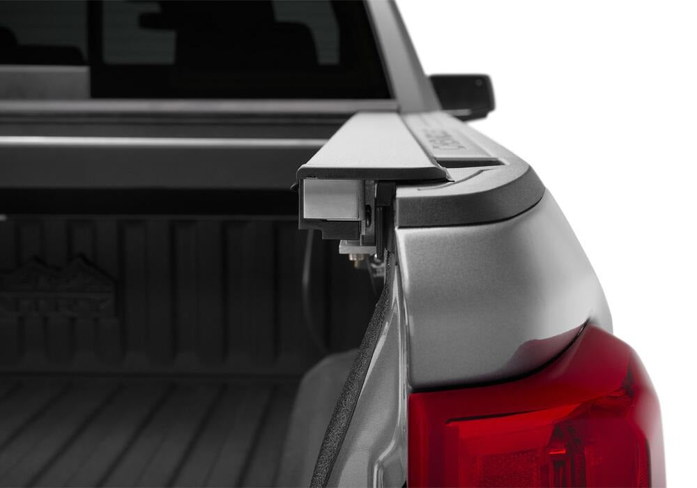 RNLRNL_E-Series_19-22_Chevy_1500_Silverado_HighCountry_Gray_Detail_13_Rail.jpg