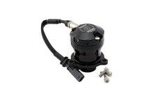 Load image into Gallery viewer, Turbosmart TS-0223-1296 BOV Kompact EM Plumb Back VR13