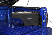 Load image into Gallery viewer, UNDUC_SwingCase_BlueTruck03_RT.jpg