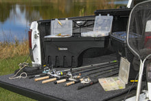 Load image into Gallery viewer, UNDUC_SwingCase_Fishing03_RT.jpg