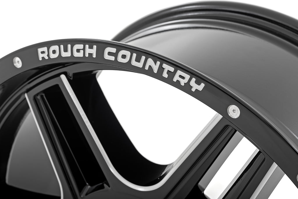 Rough Country 92 Series Wheel | Machined One-Piece | Gloss Black | 18x9 | 5x5 | +0mm