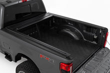 Load image into Gallery viewer, Manual Retractable Bed Cover | 6'10" Bed | Ford F-250/F-350 Super Duty (17-26)