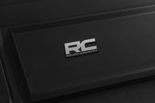 Load image into Gallery viewer, Manual Retractable Bed Cover | 6'10" Bed | Ford F-250/F-350 Super Duty (17-26)