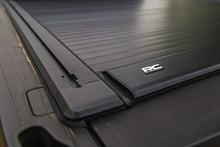 Load image into Gallery viewer, Manual Retractable Bed Cover | 6'10" Bed | Ford F-250/F-350 Super Duty (17-26)