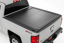 Load image into Gallery viewer, Manual Retractable Bed Cover | 5'9" Bed | Chevy/GMC 1500 (14-18 &amp; Classic)