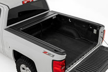 Load image into Gallery viewer, Manual Retractable Bed Cover | 5'9" Bed | Chevy/GMC 1500 (14-18 &amp; Classic)