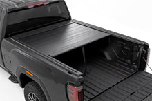 Load image into Gallery viewer, Manual Retractable Bed Cover | 6'9" Bed | Chevy/GMC 2500HD/3500HD (20-26)