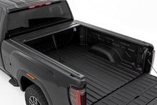 Load image into Gallery viewer, Manual Retractable Bed Cover | 6'9" Bed | Chevy/GMC 2500HD/3500HD (20-26)