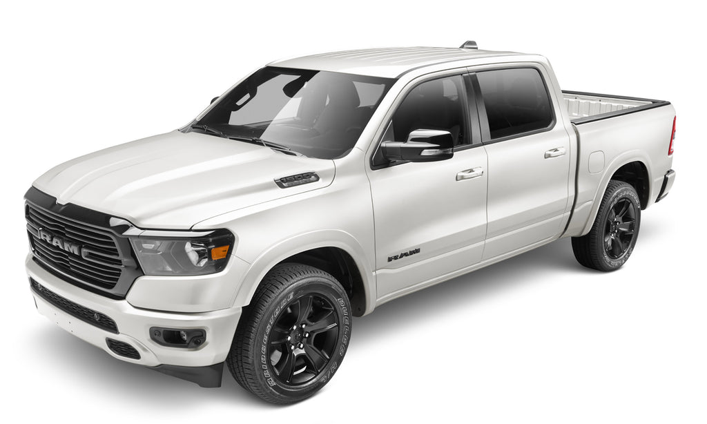 bw_OEflares_19-21ram1500_ivryPearlTriCoat_3qtr_50928-25.jpg