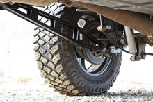 Load image into Gallery viewer, Traction Bar Kit | Inverted U-bolts | 0-6 Inch | Ford F-250 Super Duty (08-16)