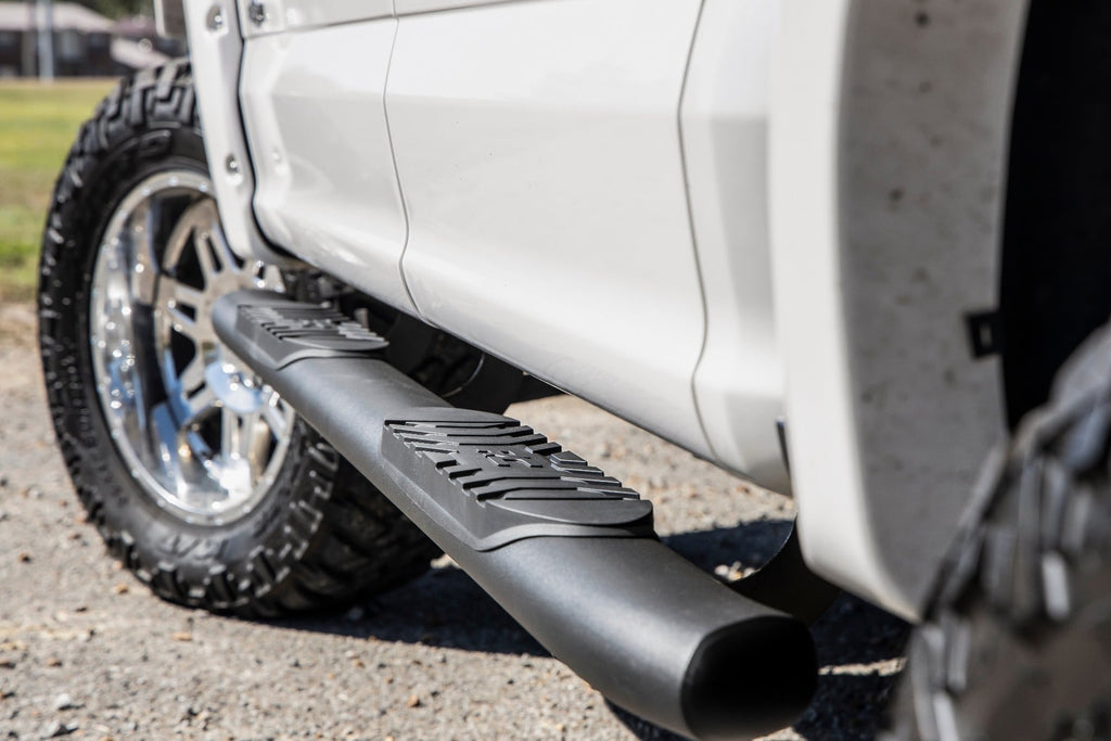 Oval Nerf Step | Crew Cab | Black | Ford F-150/Lightning/F-250/F-350/Raptor (15-26)
