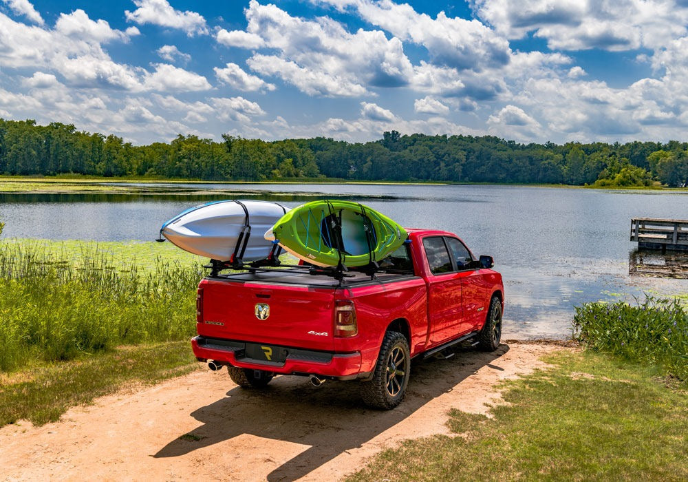 retrax-pro-xr-2022-ram-1500-red-lifestyle-02.jpg